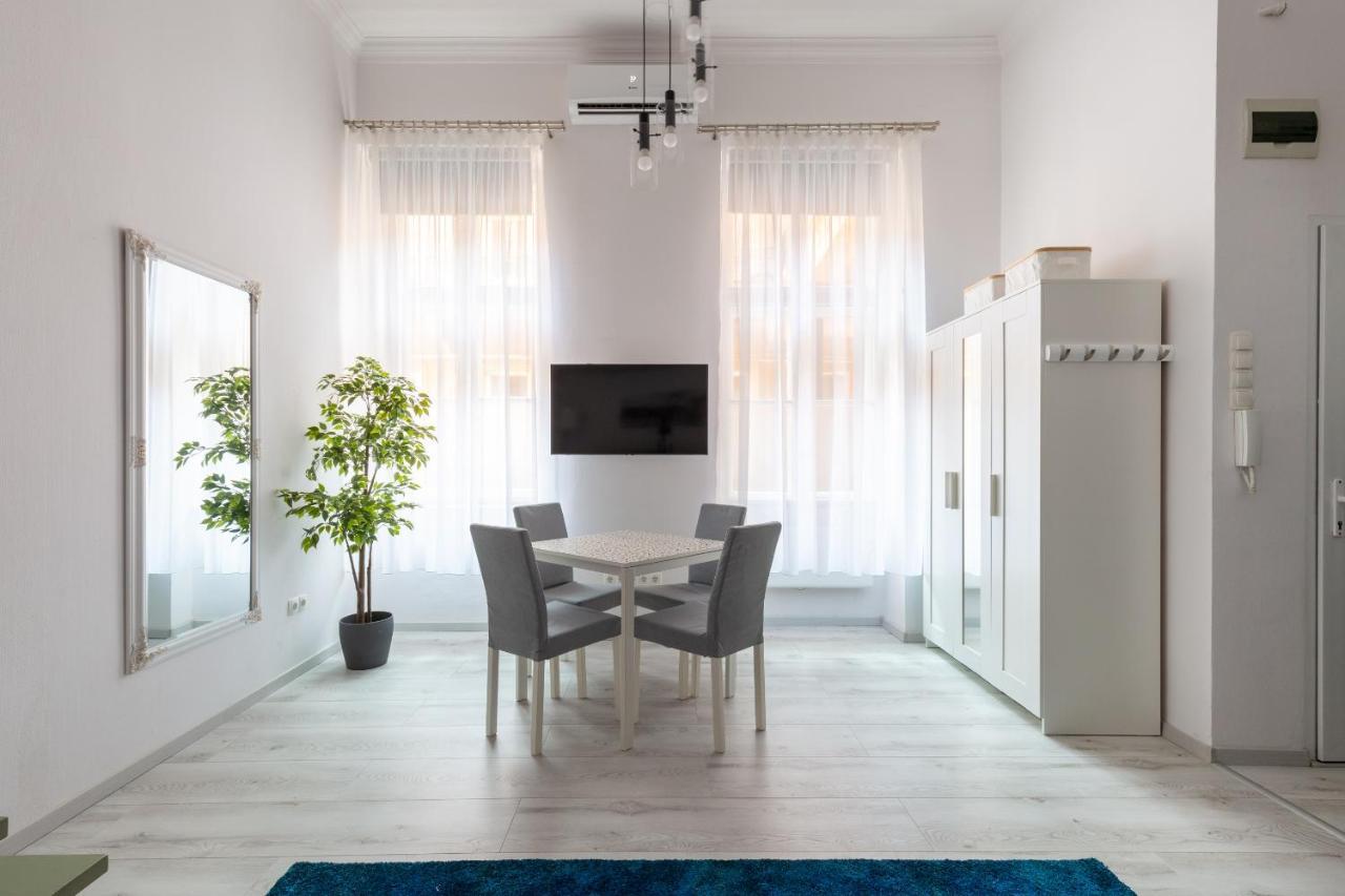 Standard Apartment By Hi5-Relax With Style Studio Budapesta Exterior foto